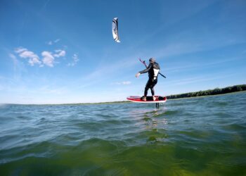 Kite-surfing + Sup-surfing