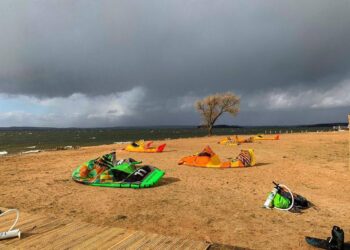 Kite-surfing + Sup-surfing